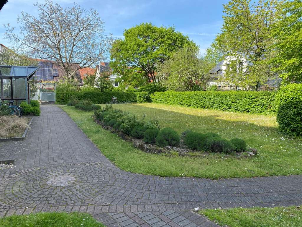 Immobilie in Dossenheim - Großzügige 2ZKB Wohnung mit Balkon und Stellplatz - Bild 0