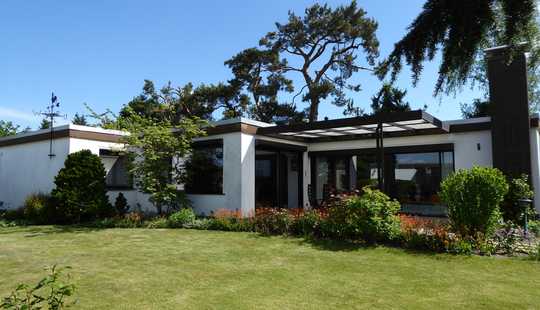 Bild von Wohnen auf einer Ebene / großzügiger Bungalow auf Erbpachtgrundstück mit Garage