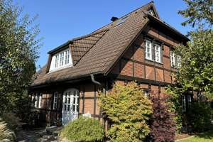 Exklusive Rarität: Eichenfachwerk-Einfamilienhaus an der Stadtgrenze Hamburg/Norderstedt – Die vollständige Adresse der Immobilie erhältst du vom Anbieter., 22851 Norderstedt – Vorschaubild 2