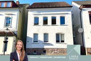 Liebenswerter Altbau mit tollem Stadtgarten in Blomberg sucht neue Familie! – Die vollständige Adresse der Immobilie erhältst du vom Anbieter., 32825 Blomberg – Vorschaubild 1
