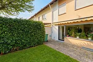 Viel Platz für die Familie: Gepflegtes Reihenhaus mit Garage in attraktiver Lage von Heilsbronn – Die vollständige Adresse der Immobilie erhältst du vom Anbieter., 91560 Heilsbronn – Vorschaubild 1