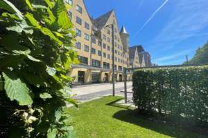 Rheinauhafen - Helle 3 Zi-Wohnung mit 2 Bäder, Einbauküche und Rheinterrasse, TG-Stellplatz