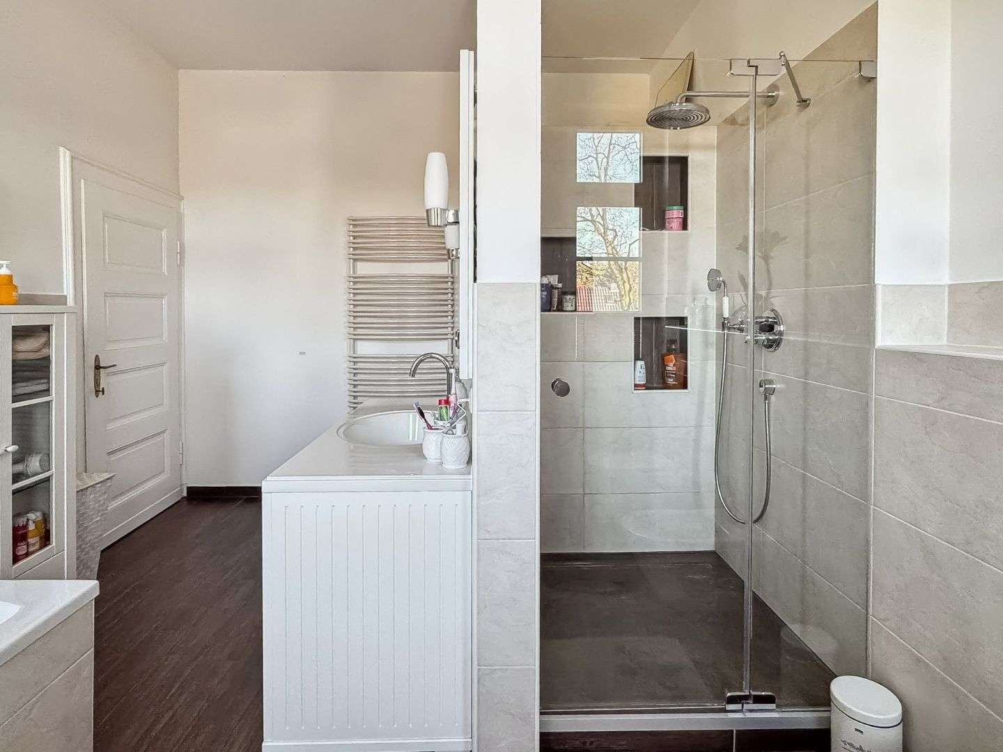 Immobilie in Bad Klosterlausnitz - Wohnen im Denkmal wie im eigenen Haus – Exklusive Maisonettewohnung im „Valuta-Schloss“  - Bild 8