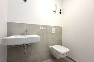 Modernes Wohnen über den Dächern: 4-Zimmer-Erstbezug mit Aufzug, Terrasse und Kochinsel – Bizetstraße 125, 13088 Weißensee, Berlin – Vorschaubild 18