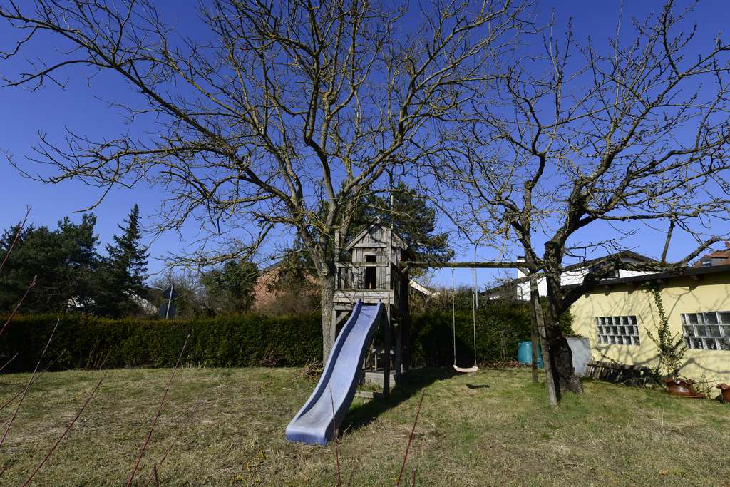 Frauenland: Wohnhaus mit vielseitig nutzbarem Grundriß