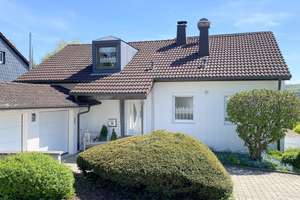 Ihr Traumhaus mit atemberaubendem Garten – Ein Paradies für Familien und Naturliebhaber – Die vollständige Adresse der Immobilie erhältst du vom Anbieter., 72135 Dettenhausen – Vorschaubild 1