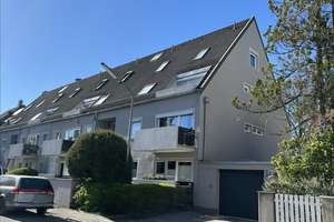 Investieren mit Perspektive! Vermietete 2-Zimmer-DG-Wohnung mit Südbalkon in Solln