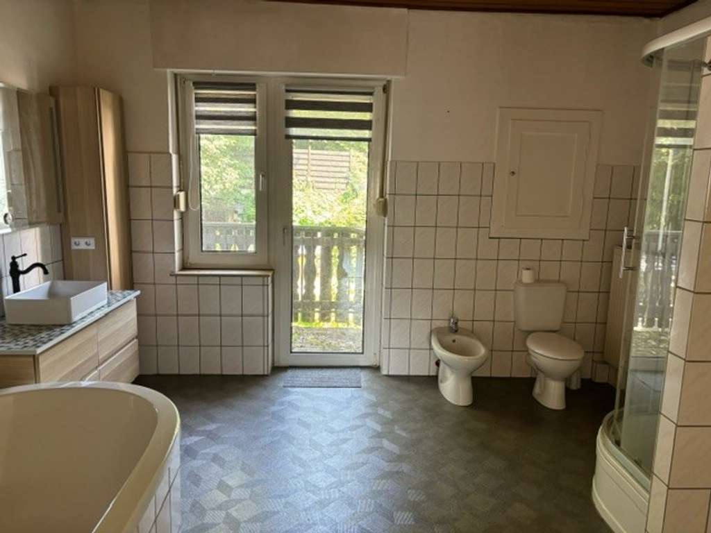 Immobilie in Hagen - Vielseitig nutzbares und teilweise vermietetes Mehrfamilienhaus in Hohenlimburg - Bild 4