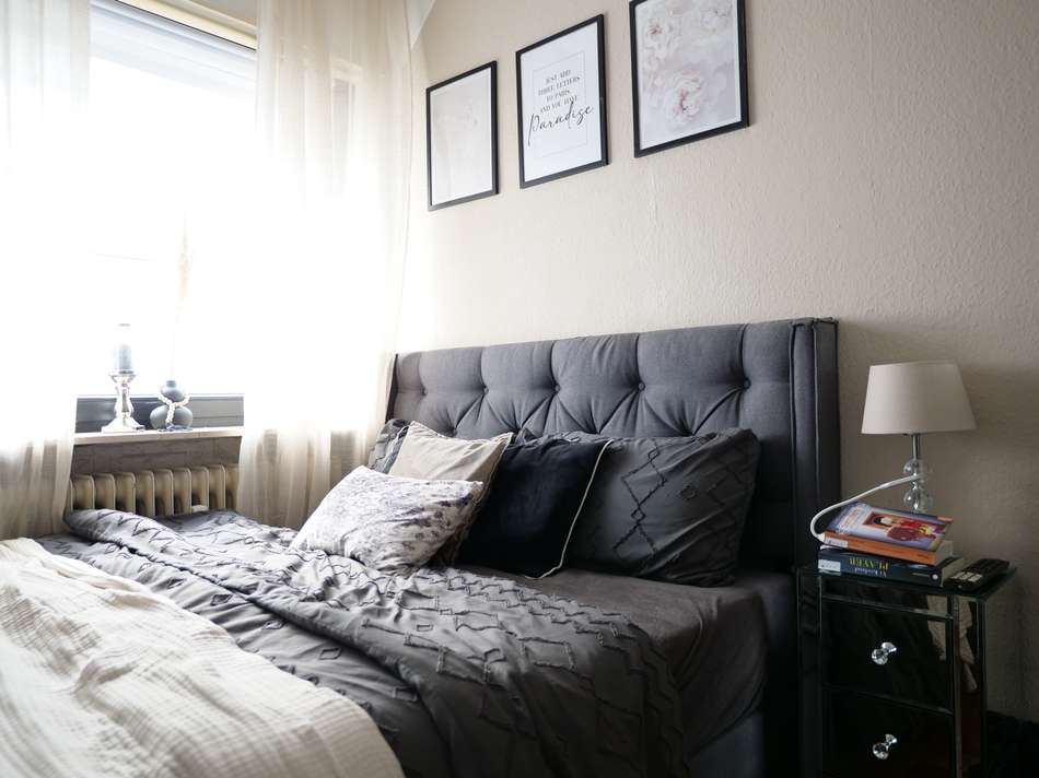 Schlafzimmer 1