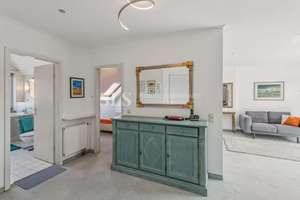 Helle Dachgeschosswohnung mit Loggia und viel zusätzlicher wohnlicher Nutzfläche im Dachgeschoss – Die vollständige Adresse der Immobilie erhältst du vom Anbieter., 40470 Rath, Düsseldorf – Vorschaubild 6