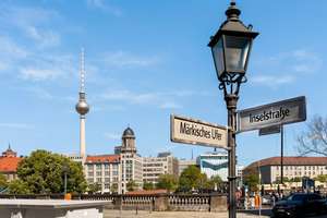 Bezugsfreie Stadtwohnung in Berlin-Mitte – ruhig gelegen und nur wenige Schritte zur Spree – Die vollständige Adresse der Immobilie erhältst du vom Anbieter., 10179 Mitte (Ortsteil), Berlin – Vorschaubild 1