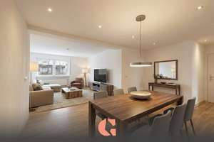 Moderne Wohnung über zwei Ebenen mit Süd/Ost-Balkon