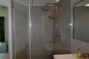 Stilvolle 2-Zimmer-Wohnung mit EBK in Magdeburg – Freiherr-vom-Stein-Straße 42, 39108 Magdeburg – Vorschaubild 5