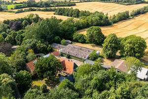 Freiheit pur - Historische Hofstelle mit großen Stallungen & optionalen 5 ha direkt am Hof!
