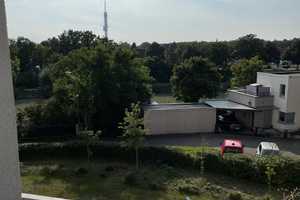 Blick aufs Wasser – renovierte 3-Raum-Wohnung mit Balkon in Hannover nahe MHH – Selma-Lagerlöf-Weg 9, 30655 Hannover – Vorschaubild 1