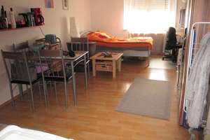 Gepflegtes, möbliertes 1 Zimmer Single Apartment mit Lift,  die Universität vor der Tür