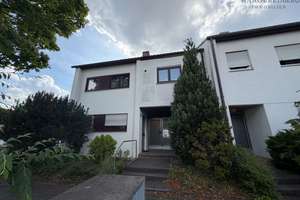 Ruhig gelegenes Zweifamilienhaus mit Garten, Balkon und hervorragender Infrastruktur