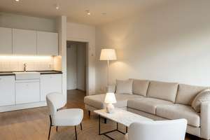 Sanierungsbedürftige Wohnung mit Tiefgaragenstellplatz  im Belgischen Viertel