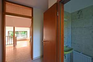Überraschend anders :) Familienfreundliches Reihenmittelhaus mit Garten & TG-Stellplatz in Heisingen – Die vollständige Adresse der Immobilie erhältst du vom Anbieter., 45259 Heisingen, Essen – Vorschaubild 2