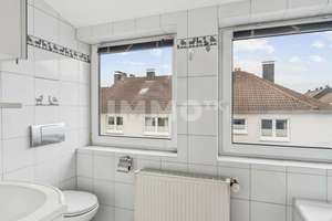 82 m² Wohlfühlwohnen: Moderne DG-Wohnung mit Einbauküche und Loggia – Oldenburgstraße 14, 42389 Langerfeld-Beyenburg, Wuppertal – Vorschaubild 10