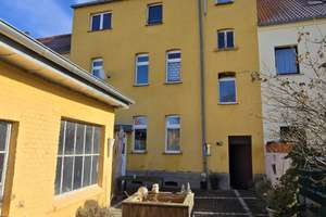 Einfamilien-Reihenmittelhaus in guter Lage! – Die vollständige Adresse der Immobilie erhältst du vom Anbieter., 6749 Bitterfeld-Wolfen – Vorschaubild 2