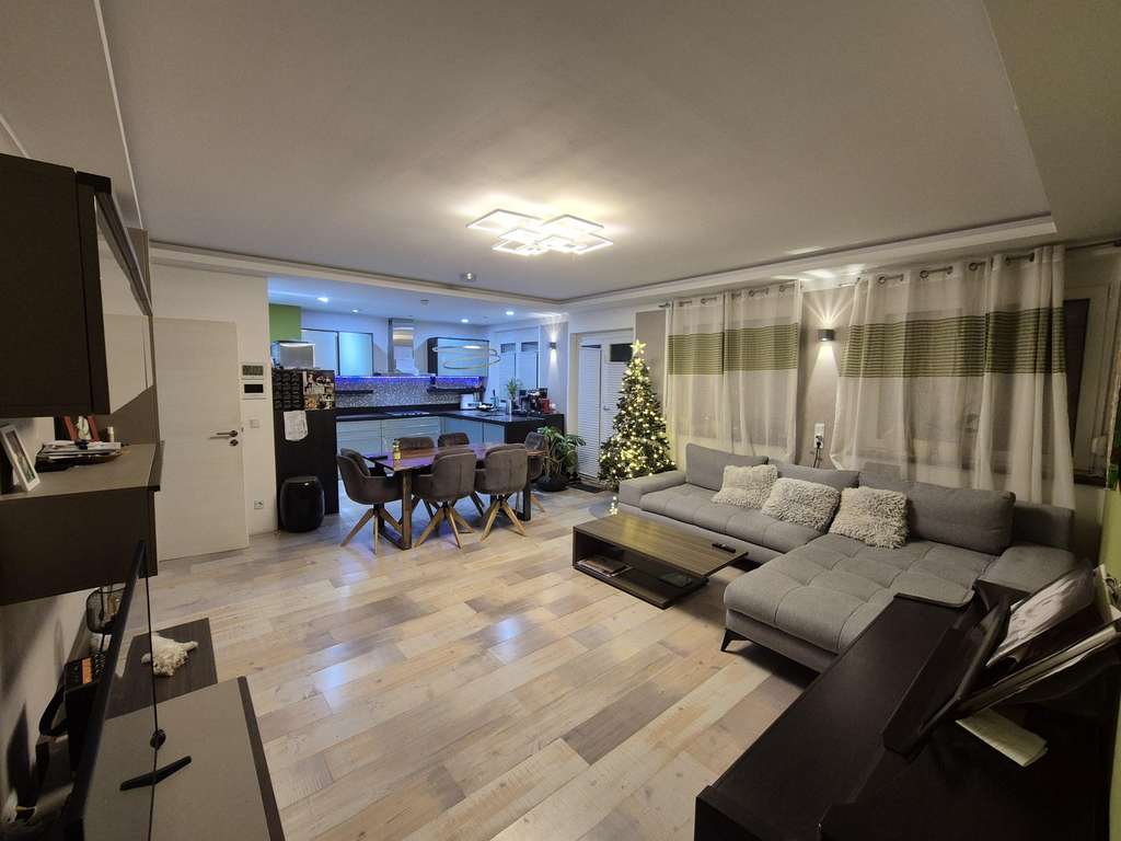 Immobilie in Winterbach - Modernes Wohnglück auf einer Ebene: Kernsanierter Bungalow mit High-End-Küche & Ausbaureserve - Bild 3