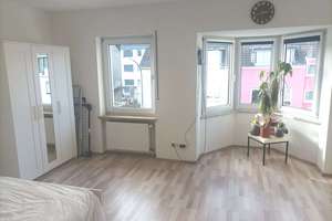 Bonn-Lengsdorf, 2 Zimmerwohnung mit Balkon im Dreiparteienhaus