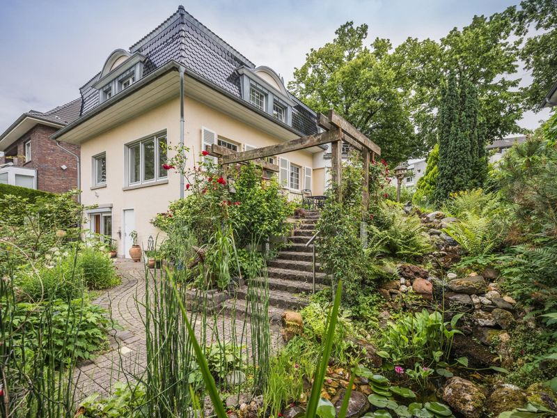 Haus kaufen in Grevenbroich ImmoScout24