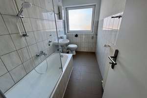 Einziehen & wohlfühlen: Frisch renovierte 3-Zimmer-Wohnung mit Balkon in Gebhardshagen – Bodenbacher Ring 109, 38229 Gebhardshagen, Salzgitter – Vorschaubild 8