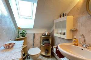Neues Dach & Neue Heizung – Wunderschönes Reihenmittelhaus am Laufer Kunigundenberg mit Garage – Die vollständige Adresse der Immobilie erhältst du vom Anbieter., 91207 Lauf an der Pegnitz – Vorschaubild 12