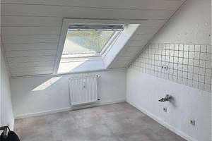 Frisch renovierte 2-Zimmer-Wohnung im 2. Obergeschoss