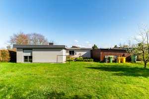Ebenerdiges Wohnen im Grünen: Dieser Bungalow bietet Platz und viele Gestaltungsmöglichkeiten. – Nordfriesland (Kreis) – Vorschaubild 4