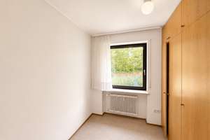 Rarität im Regensburger Stadtsüden: Wohn-/Mehrfamilienhaus auf sonnigem Südwest-Grundstück – Die vollständige Adresse der Immobilie erhältst du vom Anbieter., 93051 Kumpfmühl-Ziegetsdorf-Neuprüll, Regensburg – Vorschaubild 12