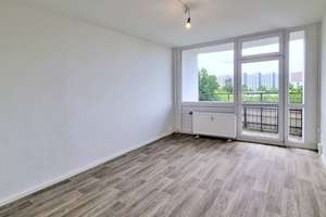 ** AB JUNI ** - frisch renovierte 2-Zimmer-Wohnung in DD-Prohlis! – Albert-Wolf-Platz 2, 1239 Prohlis-Süd, Dresden – Vorschaubild 1