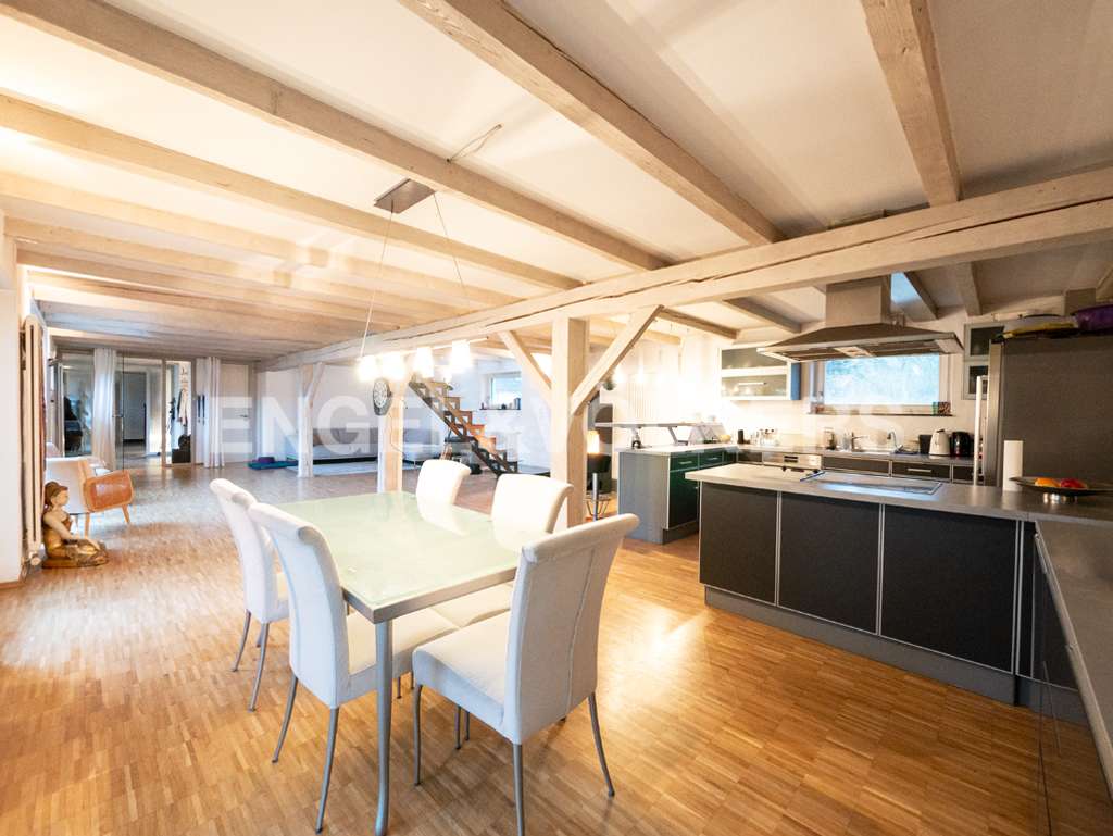 Immobilie in Schwebheim - Wohnen in Licht und Ruhe - Zeitlose Architektur trifft großzügiges Wohngefühl - Bild 2