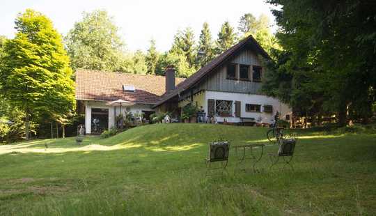 Bild von Einnmaliges Anwesen mit Villa im Landhausstil und traumhaftem Naturgrundstück