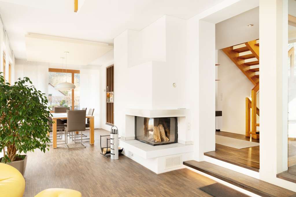 Immobilie in Deining - Exklusives Einfamilienhaus in Deining – Design, Ruhe und ein traumhafter Garten - Bild 2