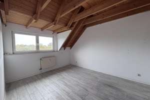 3- bis 4-Zimmer Galeriewohnung mit Blick auf den Borussia Park – Die vollständige Adresse der Immobilie erhältst du vom Anbieter., 41179 Rheindahlen-Land, Mönchengladbach – Vorschaubild 5