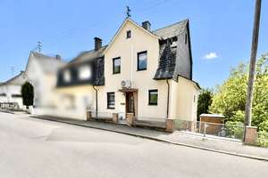**Modernisierte und energieeffiziente Haushälfte in schöner Lage von Betzdorf** – Die vollständige Adresse der Immobilie erhältst du vom Anbieter., 57518 Betzdorf – Vorschaubild 2