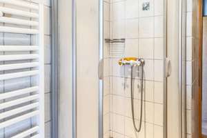 Gepflegtes Dreifamilienhaus im beliebten Ortsteil Wulsdorf - ideal für Kapitalanleger oder Selbst... – Die vollständige Adresse der Immobilie erhältst du vom Anbieter., 27572 Wulsdorf, Bremerhaven – Vorschaubild 27