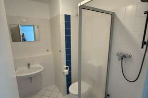 helle renovierte 2-Zimmer-Wohnung 52m² im Dachgeschoß Einbauküche Duschbad in Heide – Meldorfer Str. 184, 25746 Heide – Vorschaubild 8