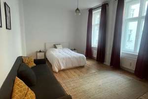 Bezugsfreie Altbauwohnung nähe Mauerpark