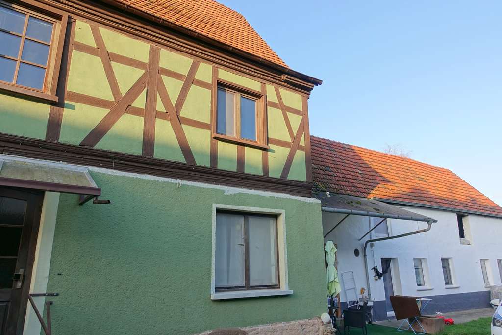 Immobilie in Freisbach - 3-Familienhaus mit Garten und Seitengebäude, gut vermietet. - Bild 1