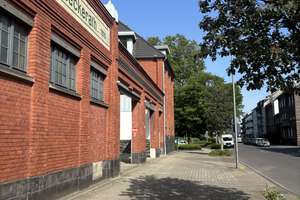 ALTE SEILEREI: 3 ZIMMER, DUSCHBAD, GÄSTE-LWC, HAUSWIRTSCHAFTSRAUM, BAKON UND STELLPLATZ – Leyentalstr. 24, 47799 Cracau, Krefeld – Vorschaubild 3