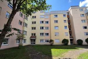Renovierte 2-ZKB-Wohnung mit Loggia und TG-Box im Uni-Viertel