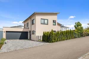 Modernes Einfamilienhaus mit Smart-Home, Kaminofen und Doppelgarage – Enzkreis – Vorschaubild 1