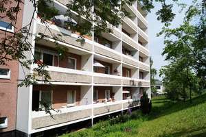Generationsgerechte 1,5-Raumwohnung mit Aufzug und Balkon – Bodelwitzer Weg 49, 7381 Pößneck – Vorschaubild 1