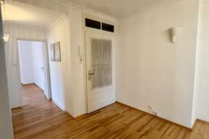 Groß geschnittene 3 Zimmer Wohnung