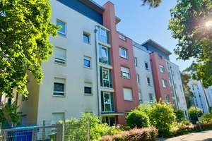 Schöne 3,5-Zi.-Whg. mit Balkon und TG-Stellplatz direkt am Fürther Stadtwald