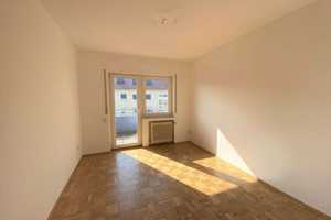RESERVED: 5br detached house garage fireplace yard Wiesbaden-Nordenstadt / 9 min to Clay – Wiesbaden – Vorschaubild 15